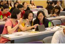老師即場試用iClass,感受互動有趣的上課模式 老師即場試用iClass,感受互動有趣的上課模式