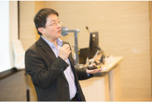 香港大學電子學習發展實驗室總監霍偉楝博士 香港大學電子學習發展實驗室總監霍偉楝博士